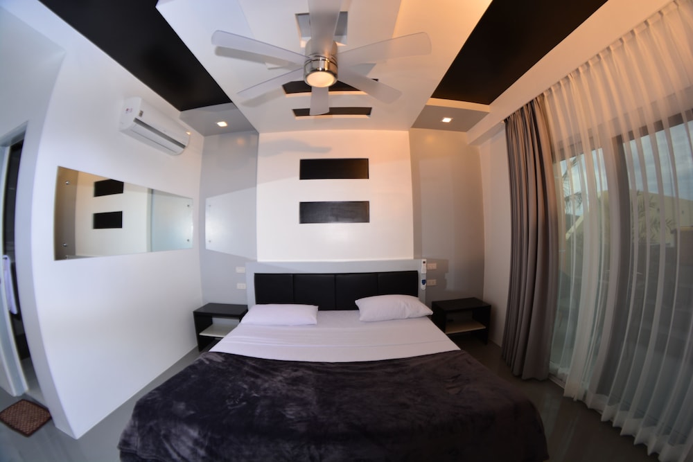 Luxury Room, 1 King Bed, Hot Tub, Sea View photo 3