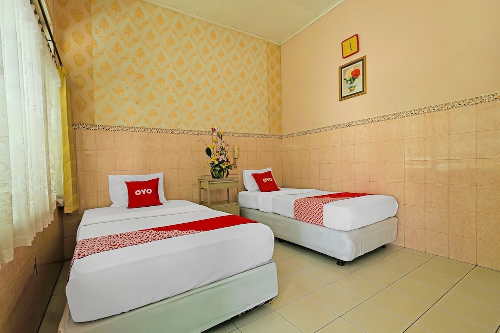 Standard Twin Room - Photo 2