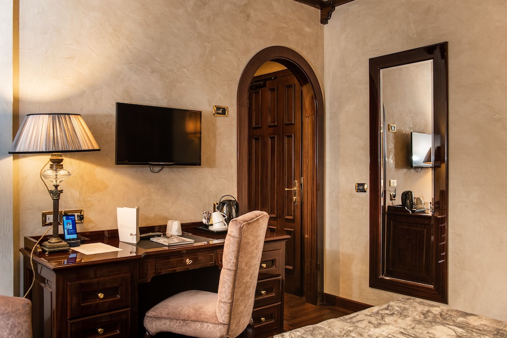 Classic Double or Twin Room photo 2