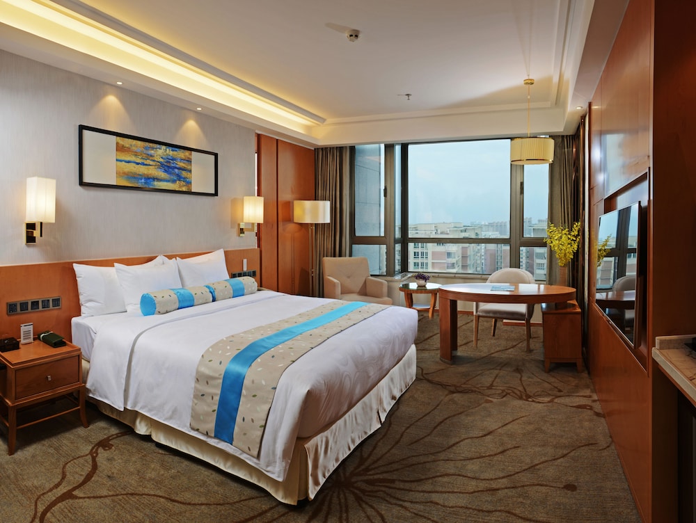 Deluxe Queen Room