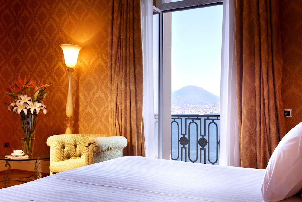 Suite, Sea View