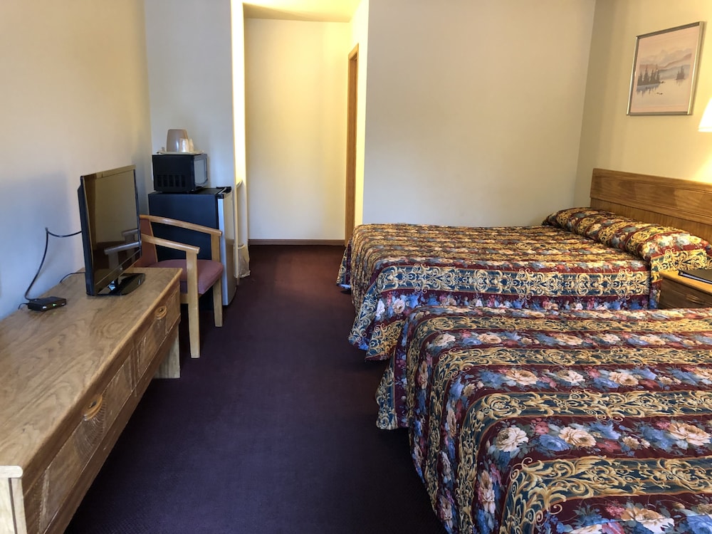 Standard Room, 2 Queen Beds, Non Smoking photo 3