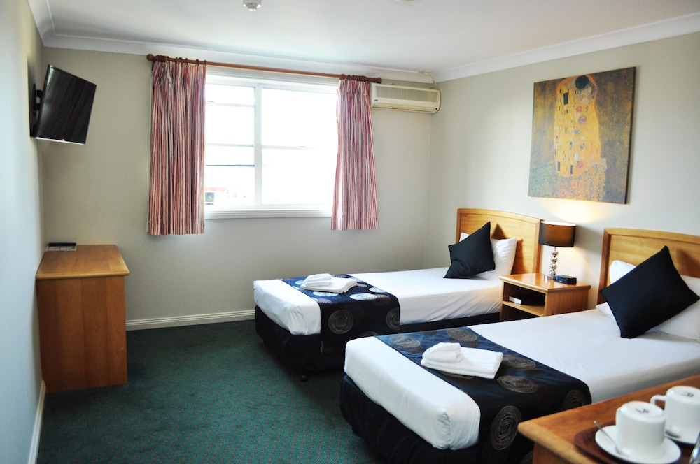 Standard Room, Non Smoking (Twin Room) photo 3