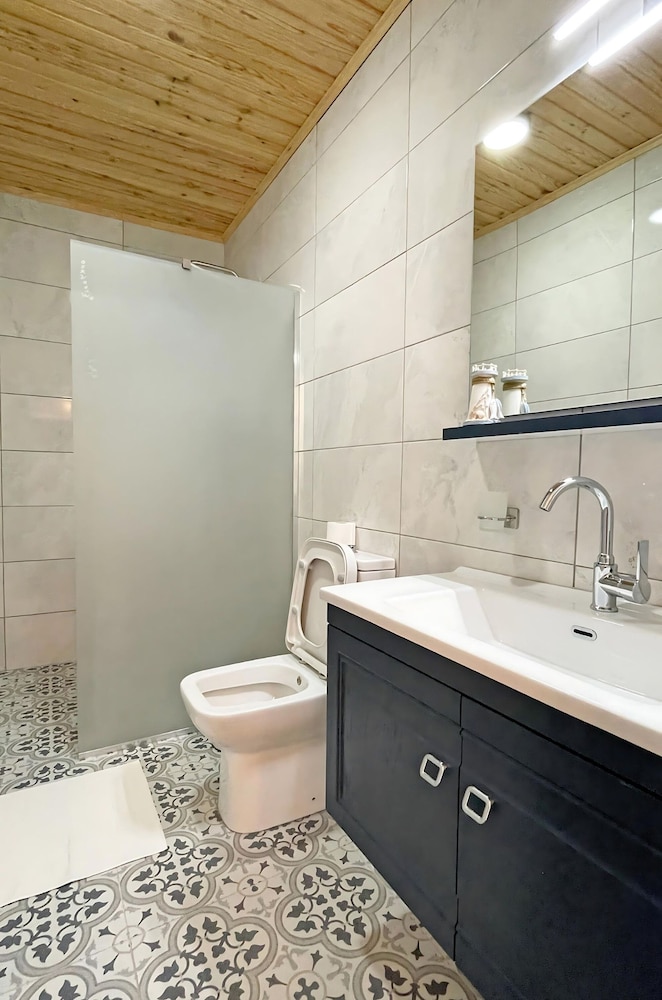 Comfort Suite photo 2