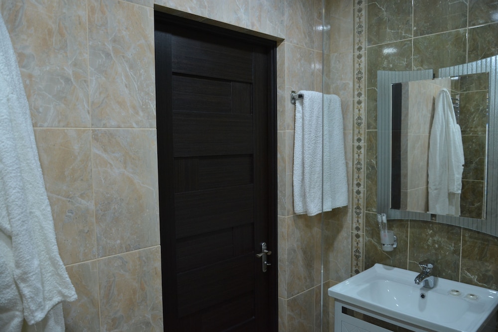 Deluxe Double Or Twin Room photo 3
