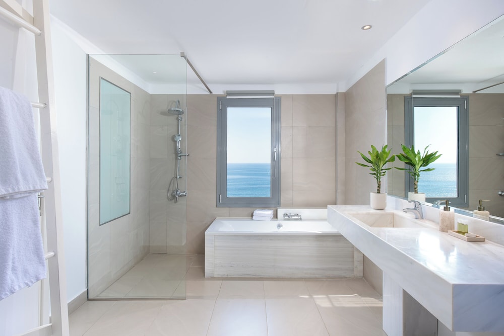 Honeymoon Suite, Sea View photo 2