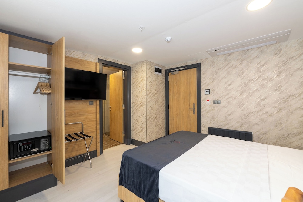 Basic Single Room photo 3