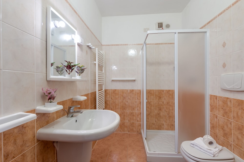 Standard Apartment, 1 Bedroom, Lakeside (Porto Letizia Puccini 3)