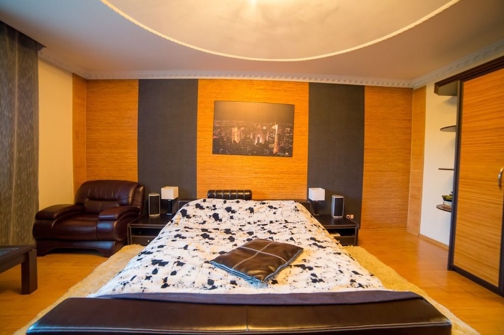 Family House, 6 Bedrooms, Beachside photo 2