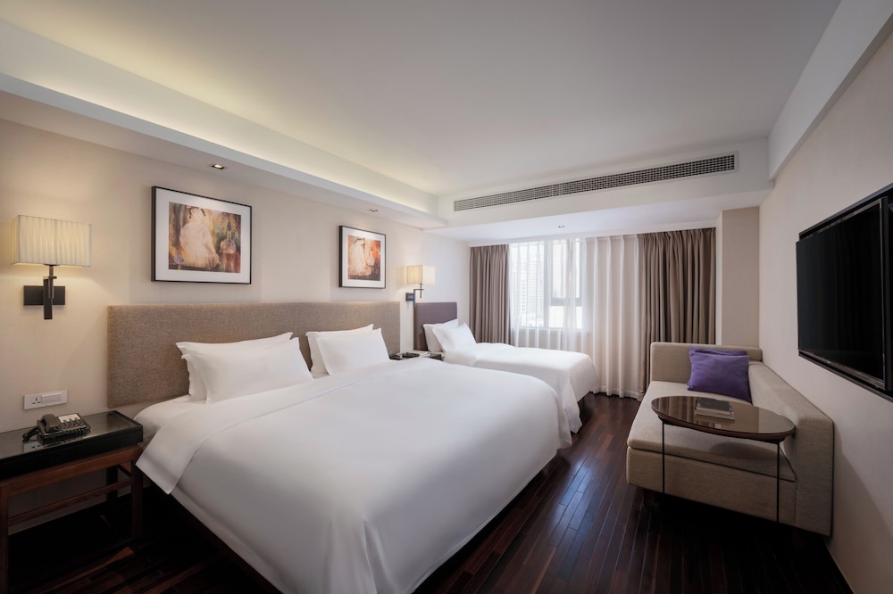 Family Triple Room, City View