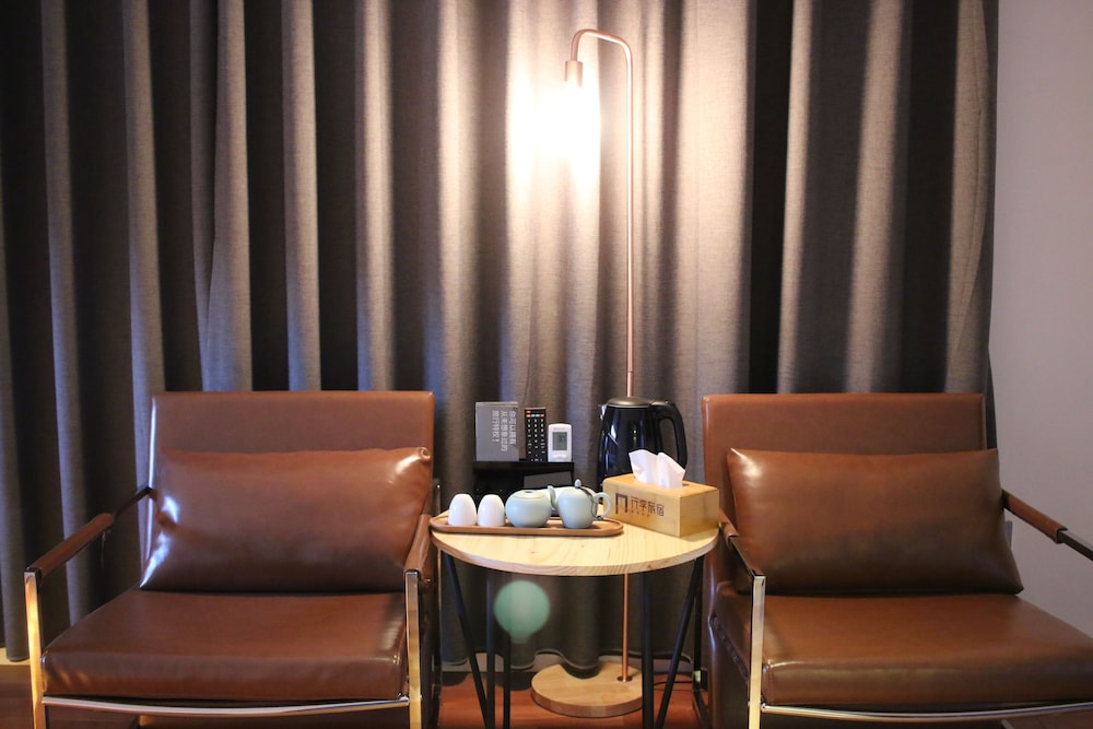 Deluxe King Room photo 3