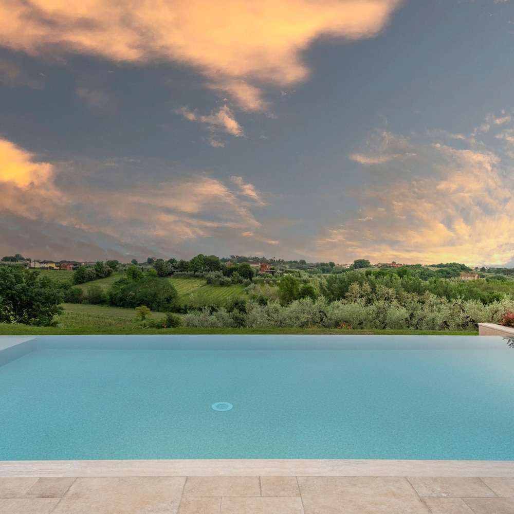Villa photo 3