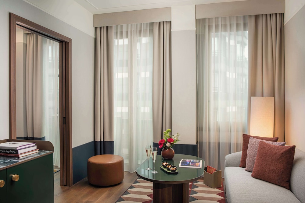 Junior Suite (Executive - Extra Bed 3 adults)