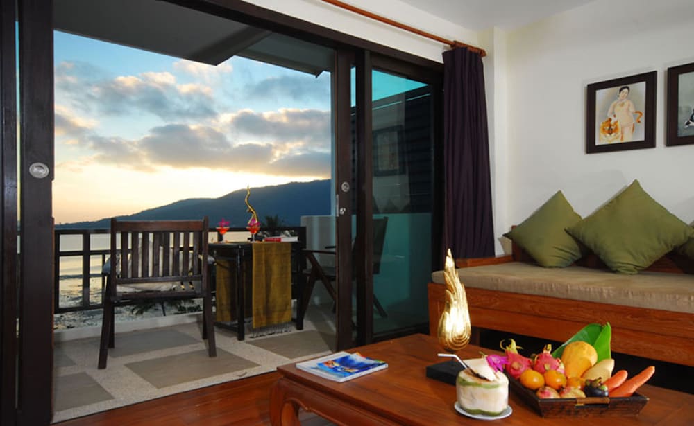 Deluxe Room, Sea View photo 3