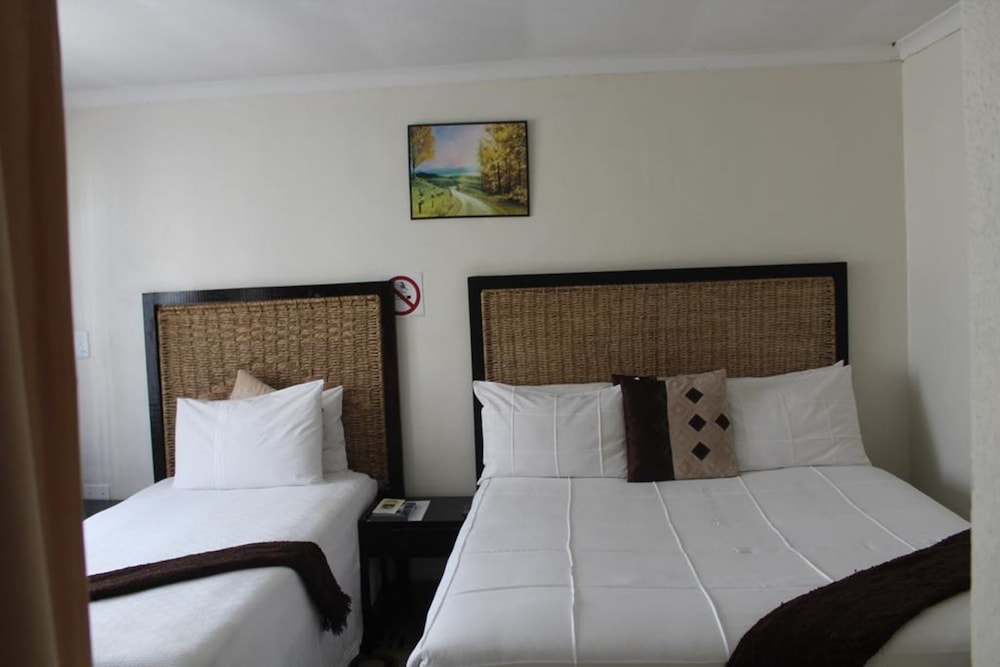 Family Room, 1 Bedroom photo 2