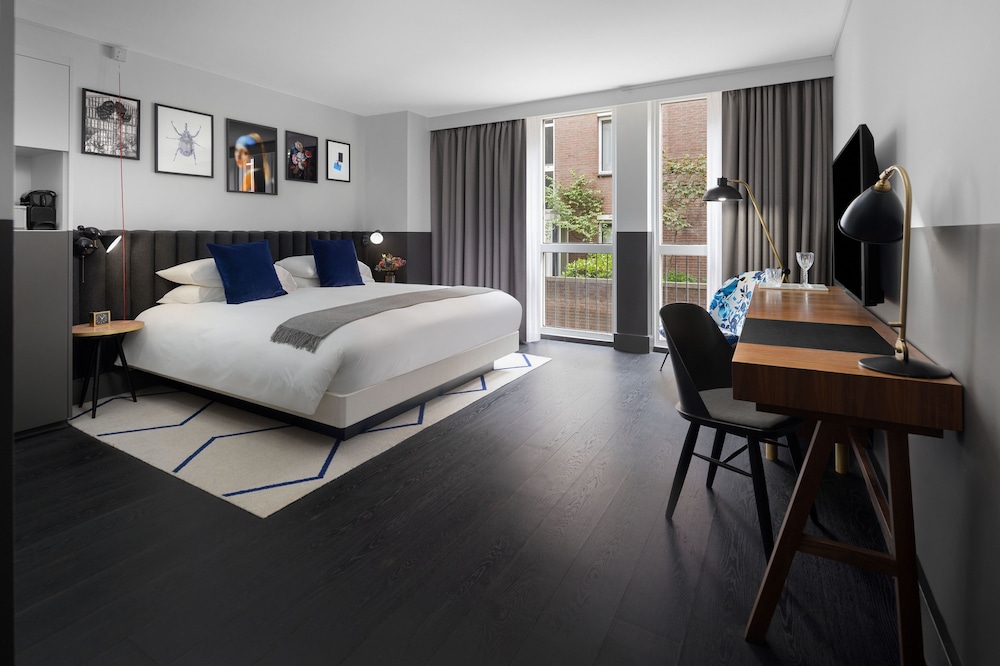 Premium Room, 1 King Bed, Accessible thumbnail 5