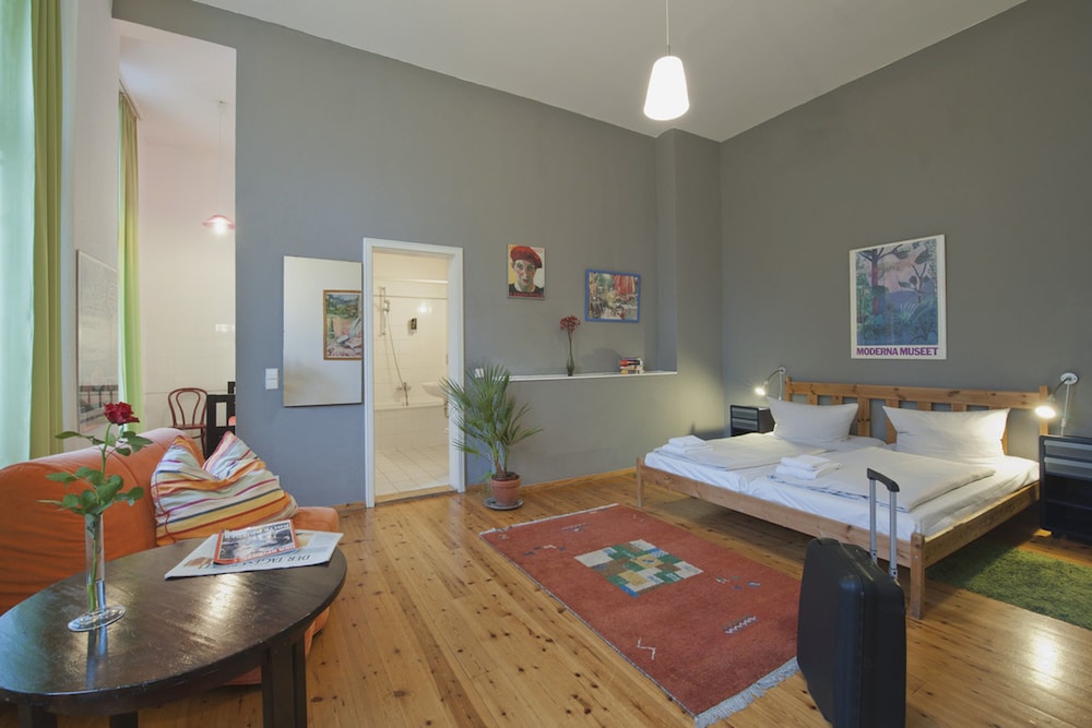 Standard Double or Twin Room (private bathroom on floor) photo 1
