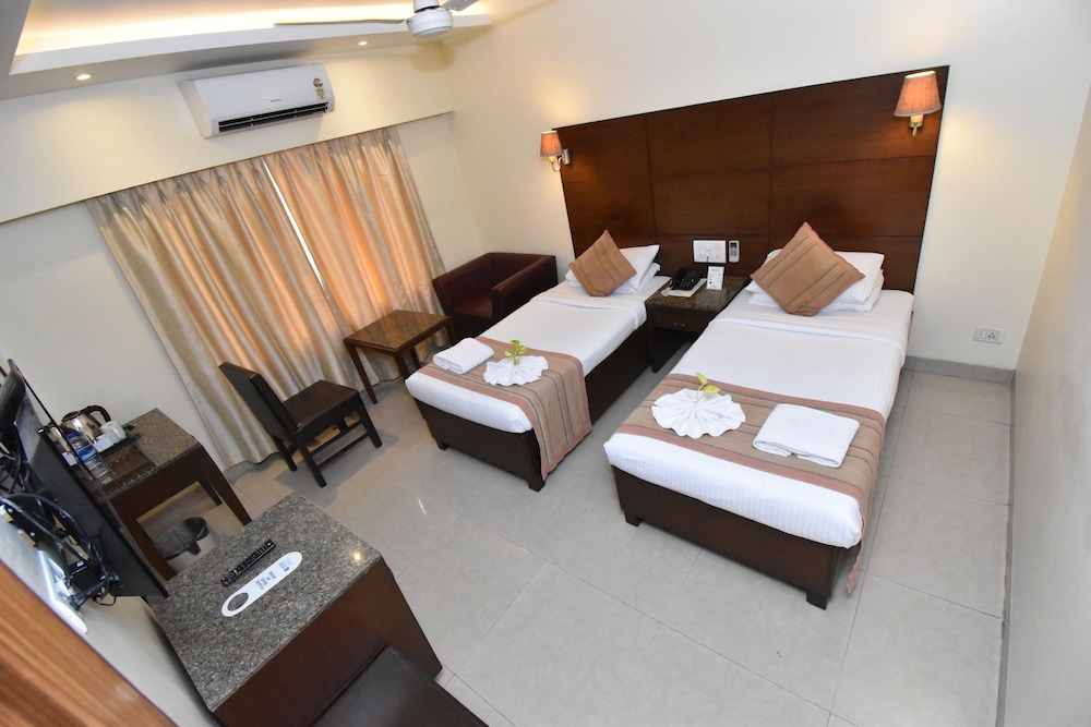 Executive Room - Photo 10