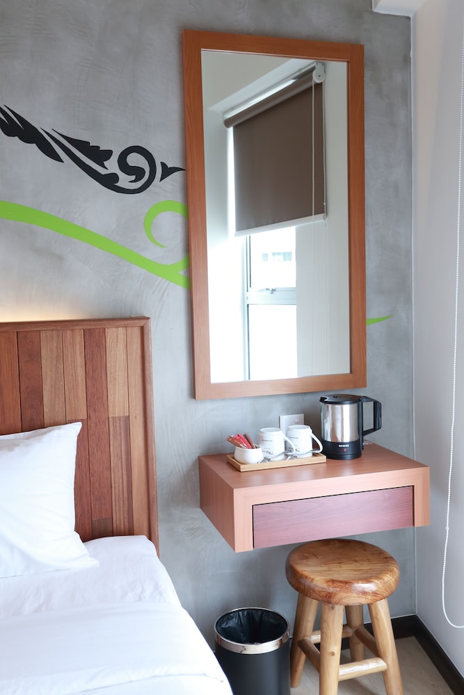 Signature Double Room, 1 Queen Bed, Accessible, Refrigerator photo 3