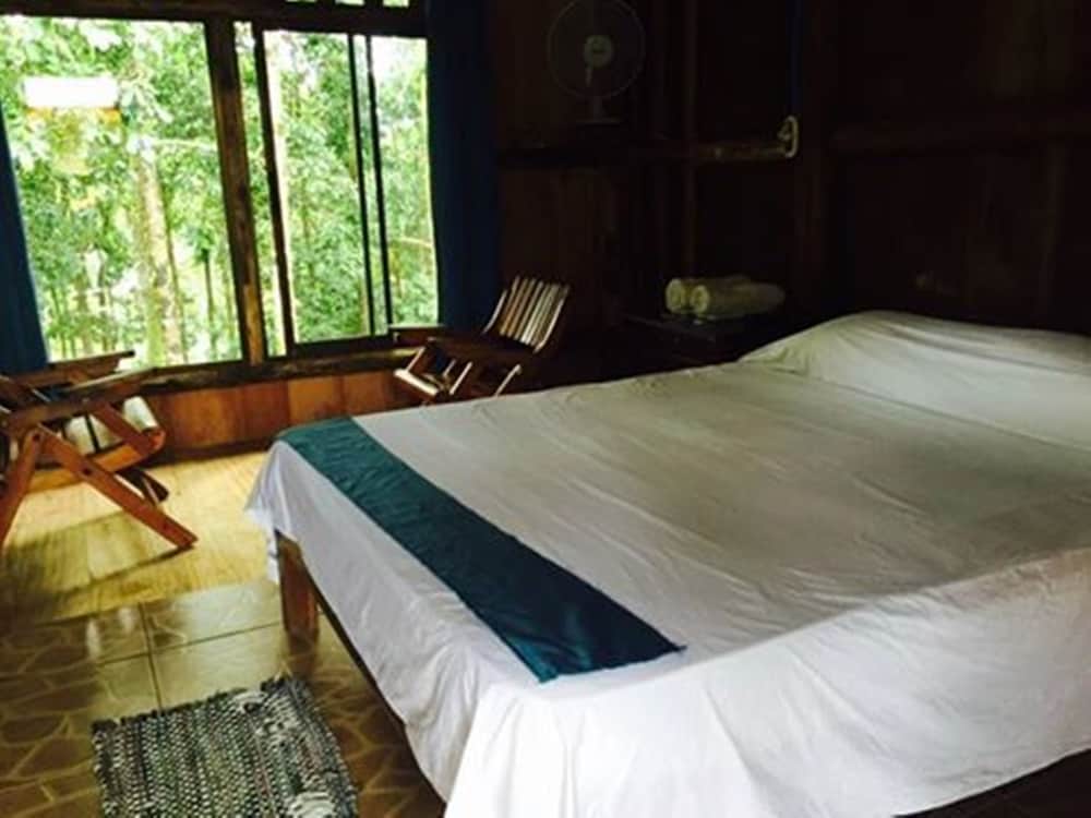 Comfort Cabin, 1 Queen Bed, Balcony photo 1