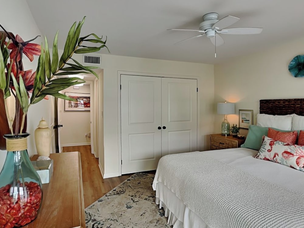 Condo (2 Bedrooms) photo 1