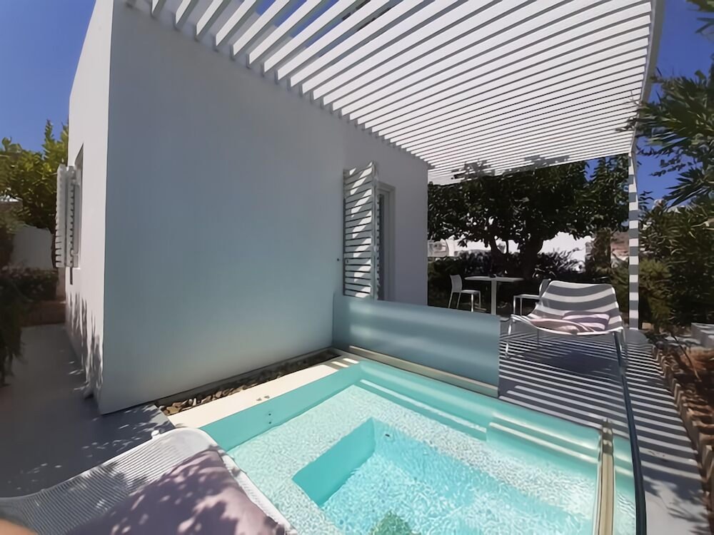 Superior Suite, Jetted Tub