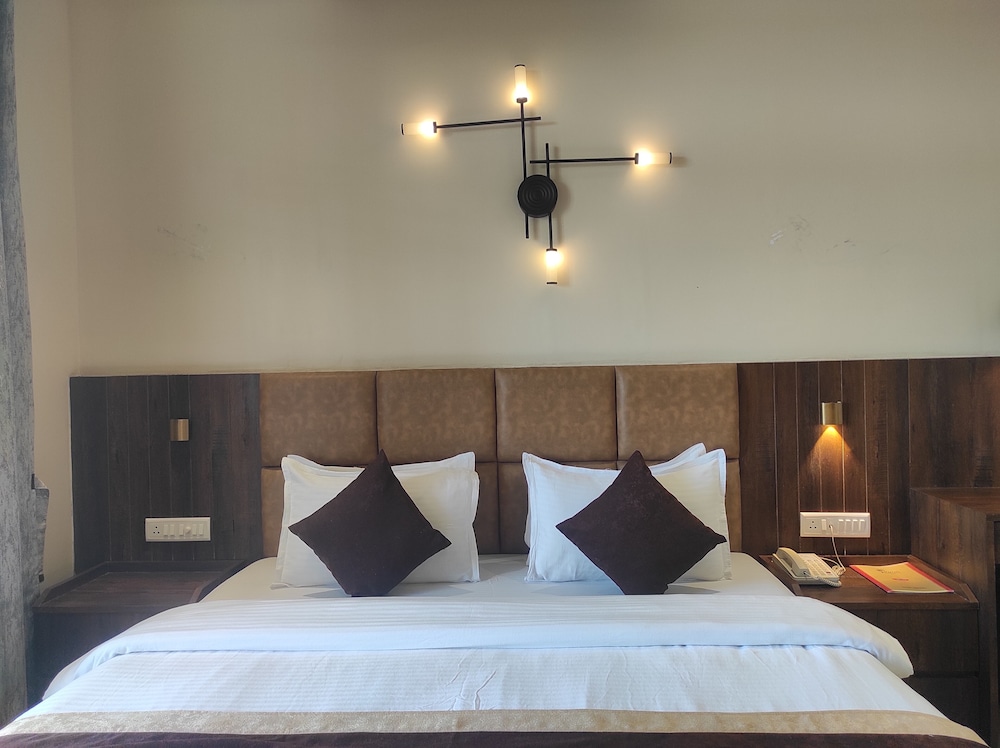 Suite - Photo 10