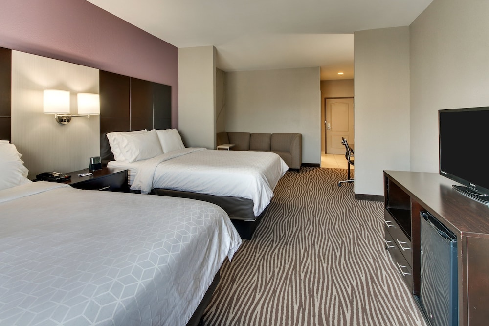 Standard Room, 2 Queen Beds (Extra Floor Space) photo 1