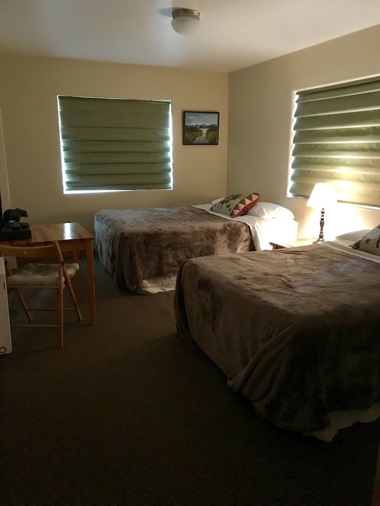 Room (#3) photo 2