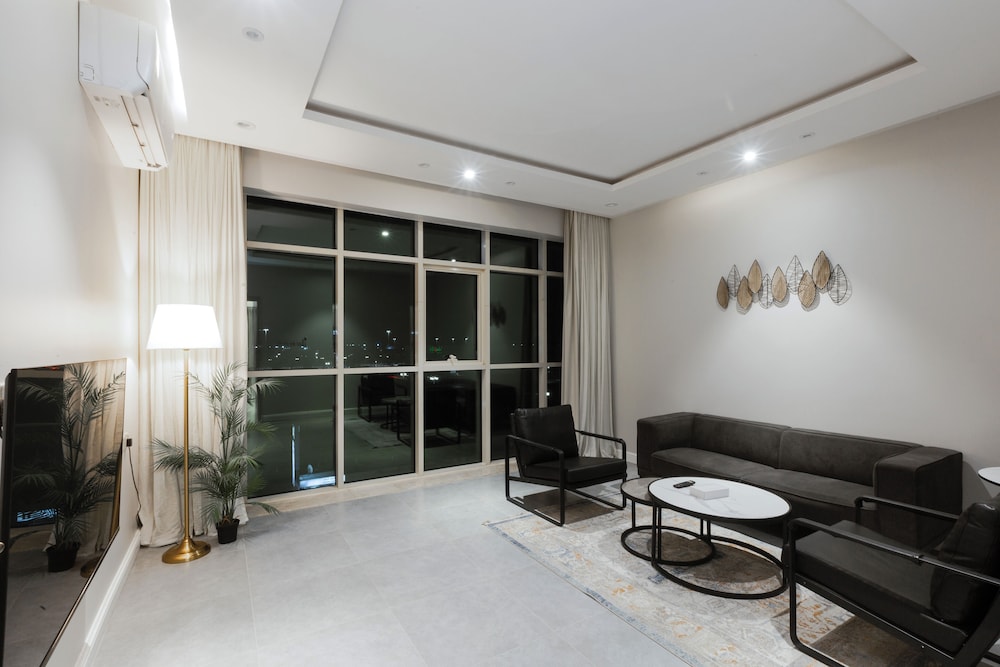 Luxury Apartment, City View