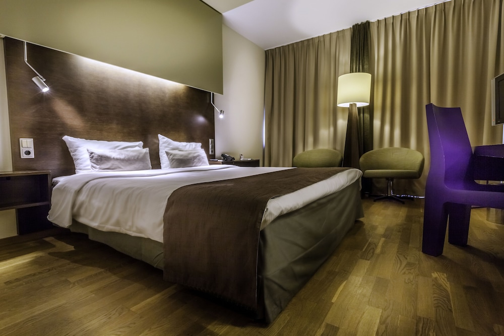 Superior Room, 1 Queen Bed photo 2