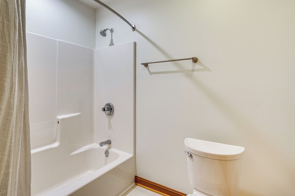 House (Multiple Bedrooms) photo 2