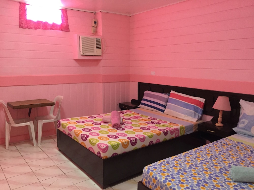 Family Room, 2 Queen Beds photo 3