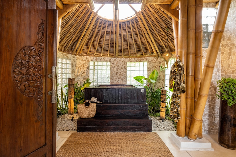 Luxury Villa, 1 King Bed, Hot Tub, Valley View