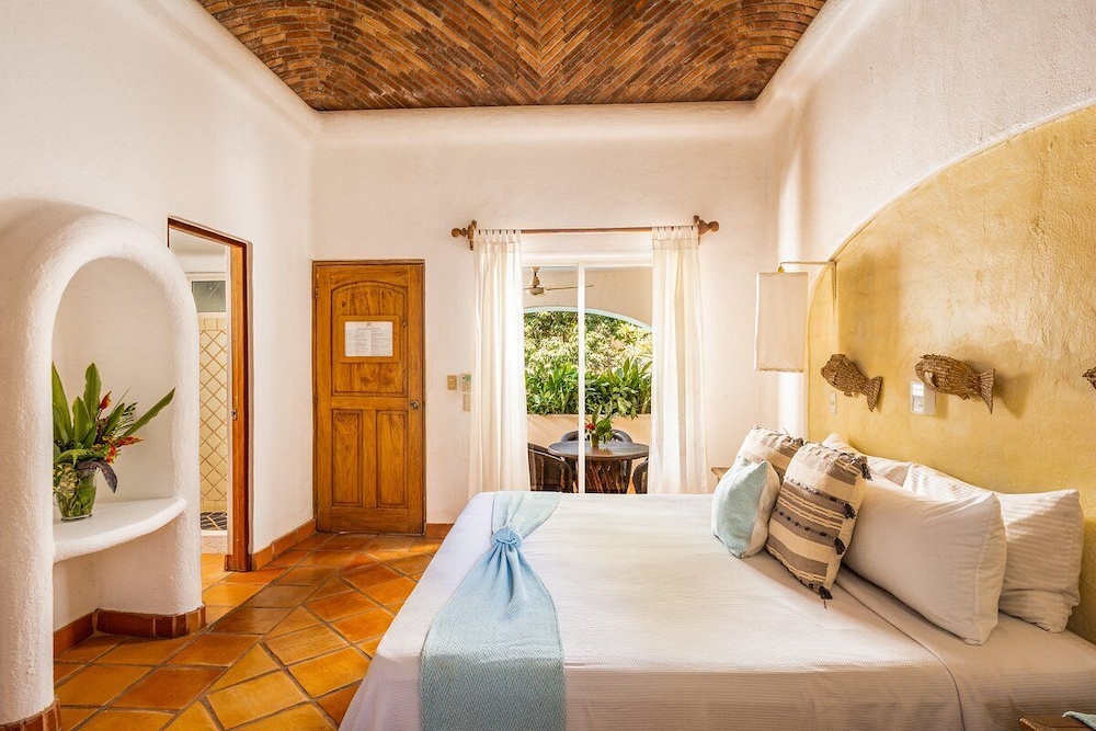 Luxury Room, 1 King Bed, Private Bathroom