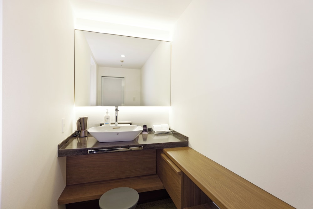 1 Bedroom Duplex Suite up to 4 Guests - Photo 6
