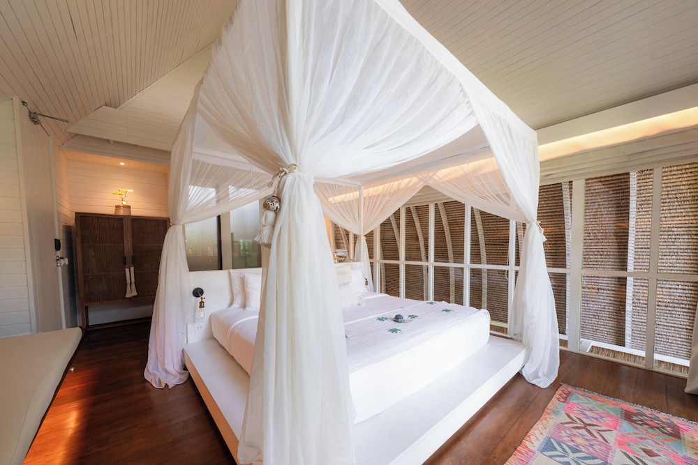 Cabana with Free Minibar - Photo 1