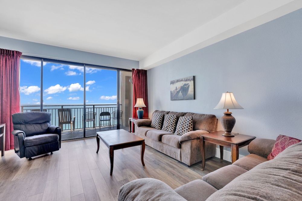 Family Penthouse, 2 Bedrooms, Balcony, Beachside