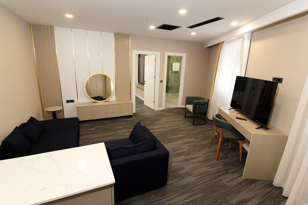 Deluxe Suite photo 2
