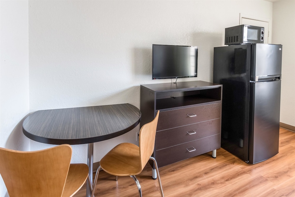 Deluxe Suite, 2 Double Beds, Non Smoking, Kitchenette - Photo 4