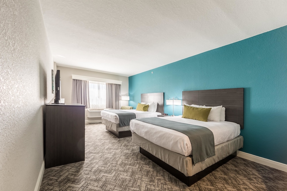 Standard Suite, Multiple Beds, Non Smoking, Refrigerator & Microwave (with Sofabed) - Photo 3