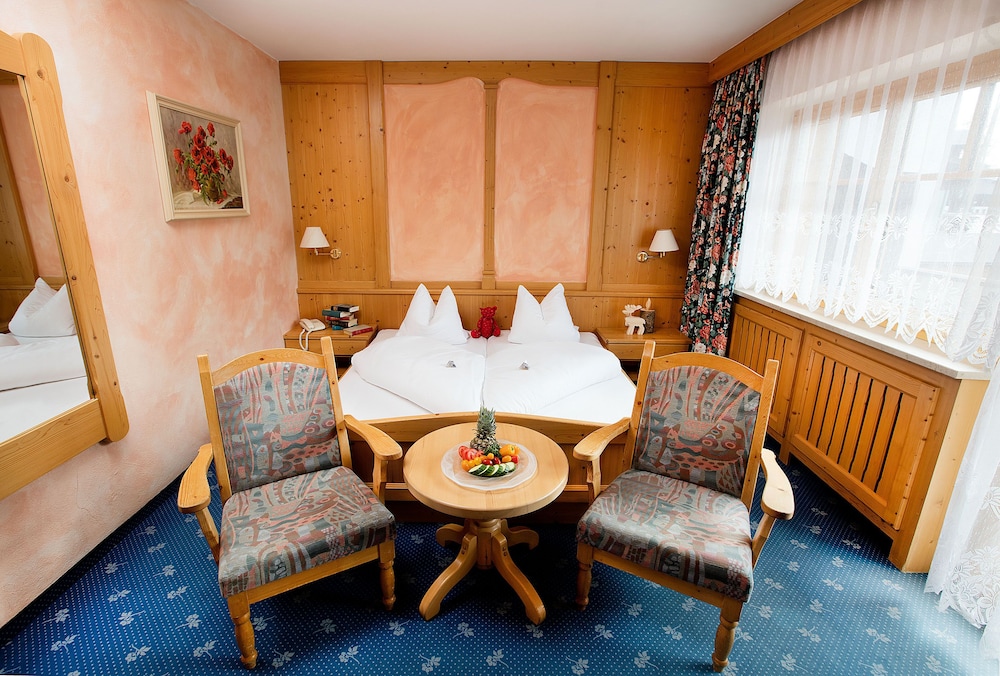 Double Room, Balcony, Mountain View photo 3