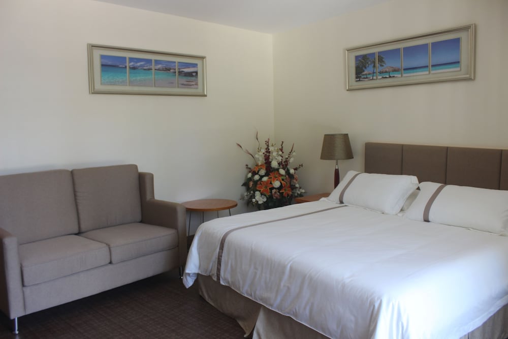 Suite, Balcony, Ocean View photo 3