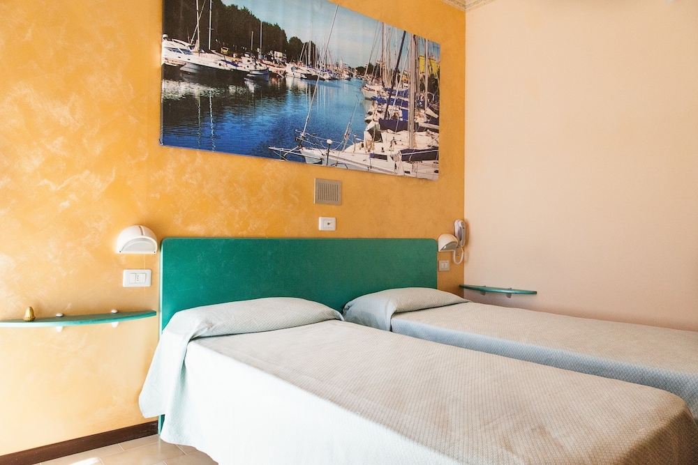 Single Room, Balcony