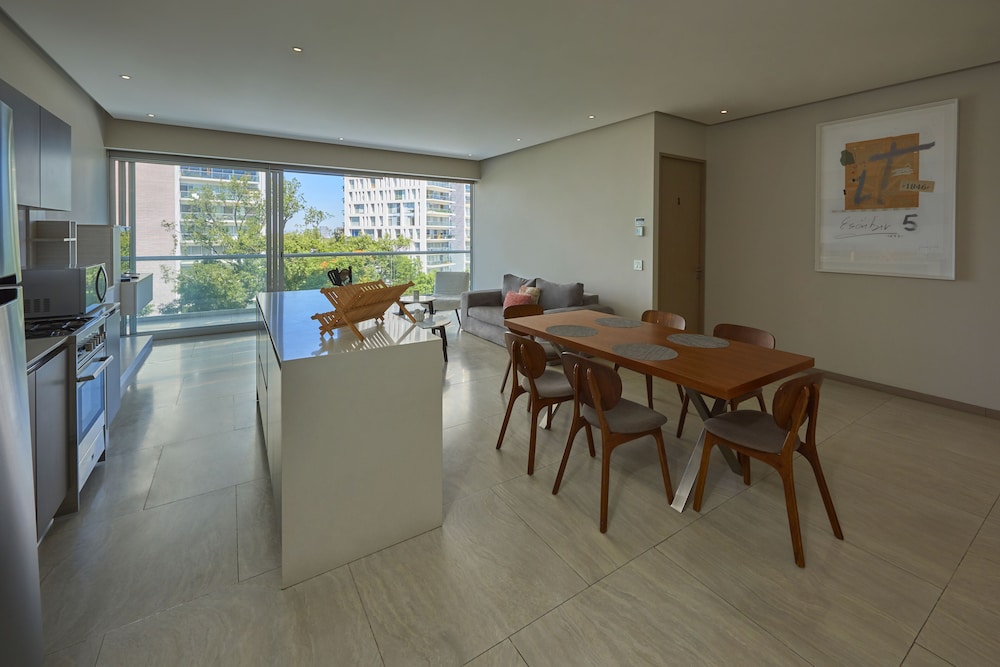 Apartment, 3 Bedrooms - Photo 5