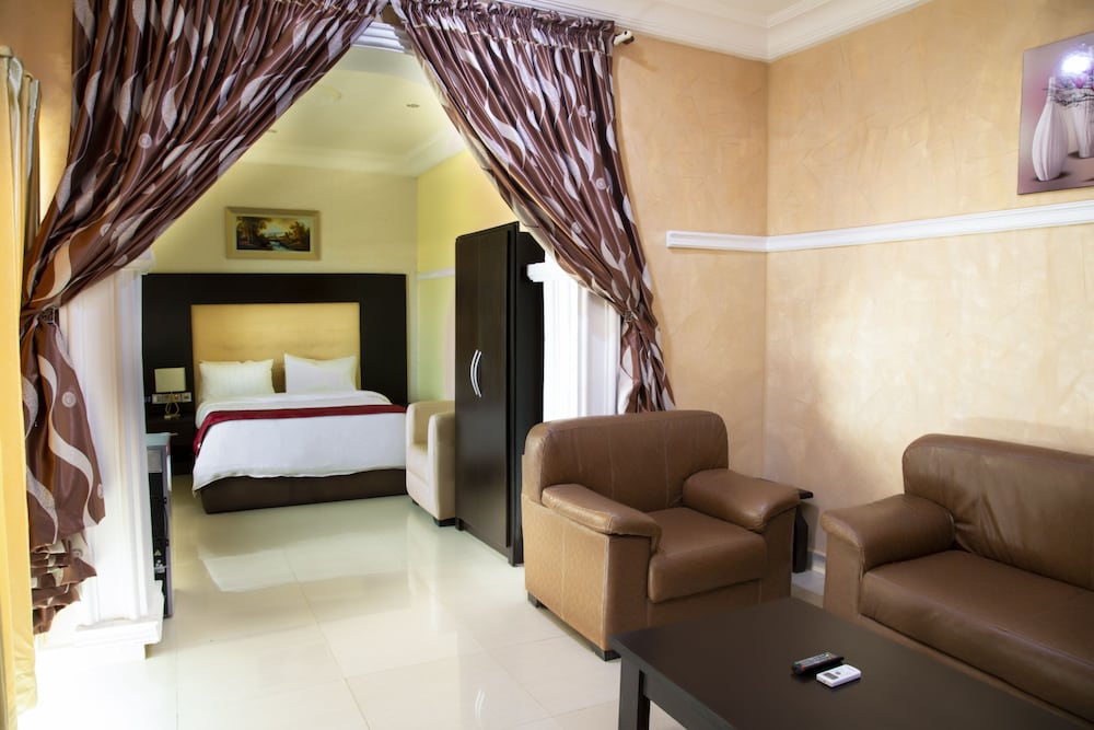 Luxury Suite