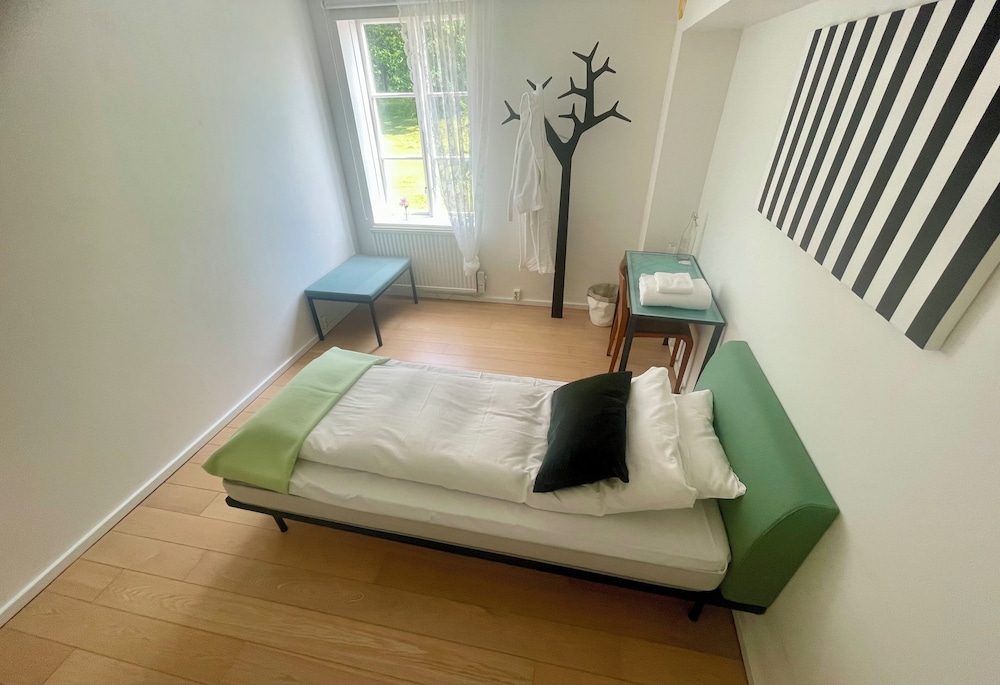 Single Room, Canal View photo 1