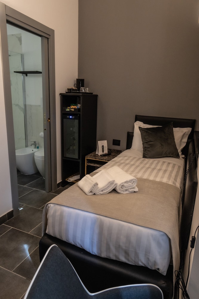 Standard Twin Room photo 3