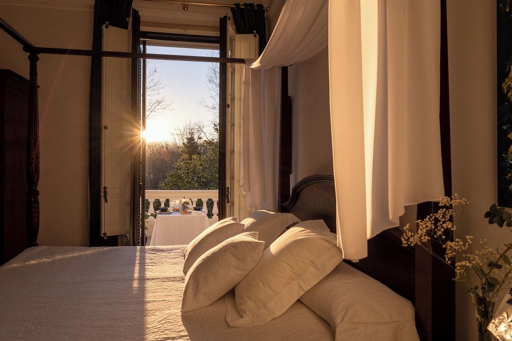 Superior Double Room, 1 King Bed, Garden View photo 2