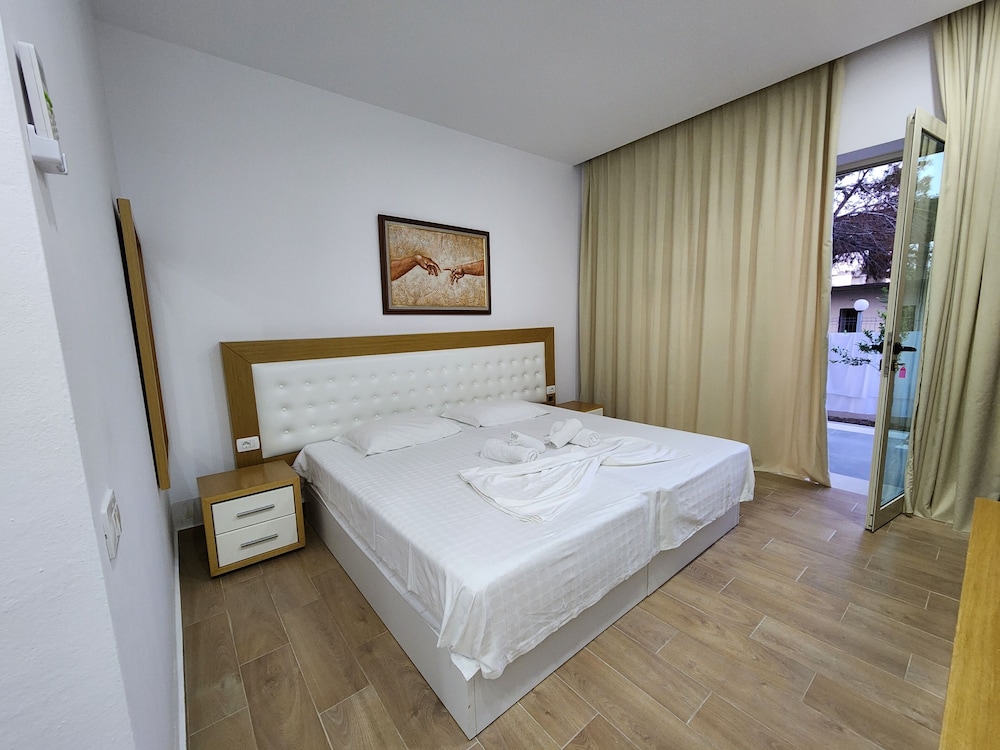 Standard Triple Room photo 2
